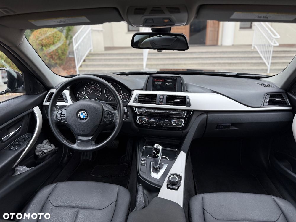 BMW Seria 3 320i Edition Luxury Line Purity - 12
