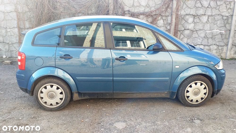 Na części Audi A2 1.4 benzyna lak. LZ5H silnik AUA skrzynia FCU maska błotnik drzwi szyba klapa zderzak lampa grill fotele kanapa deska - 4