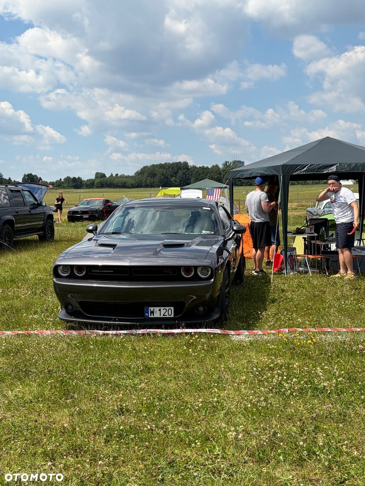 Dodge Challenger - 9