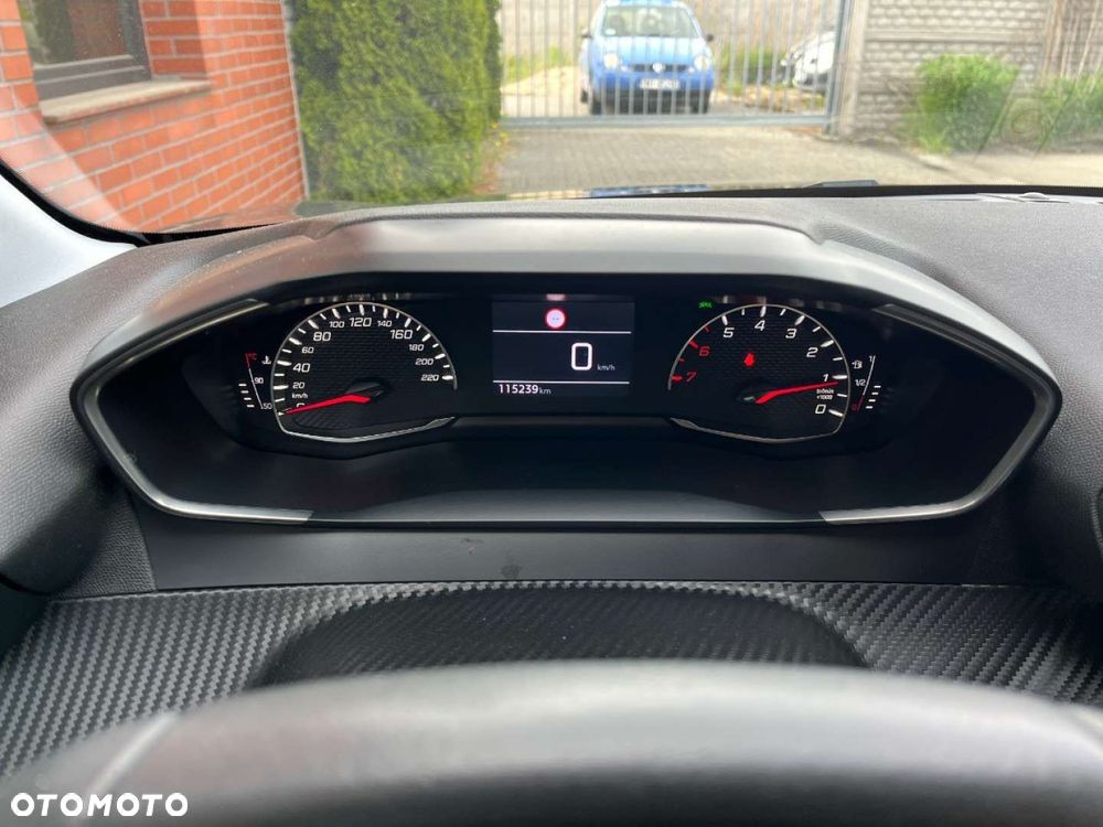 Peugeot 208 1.2 PureTech Style S&S - 9
