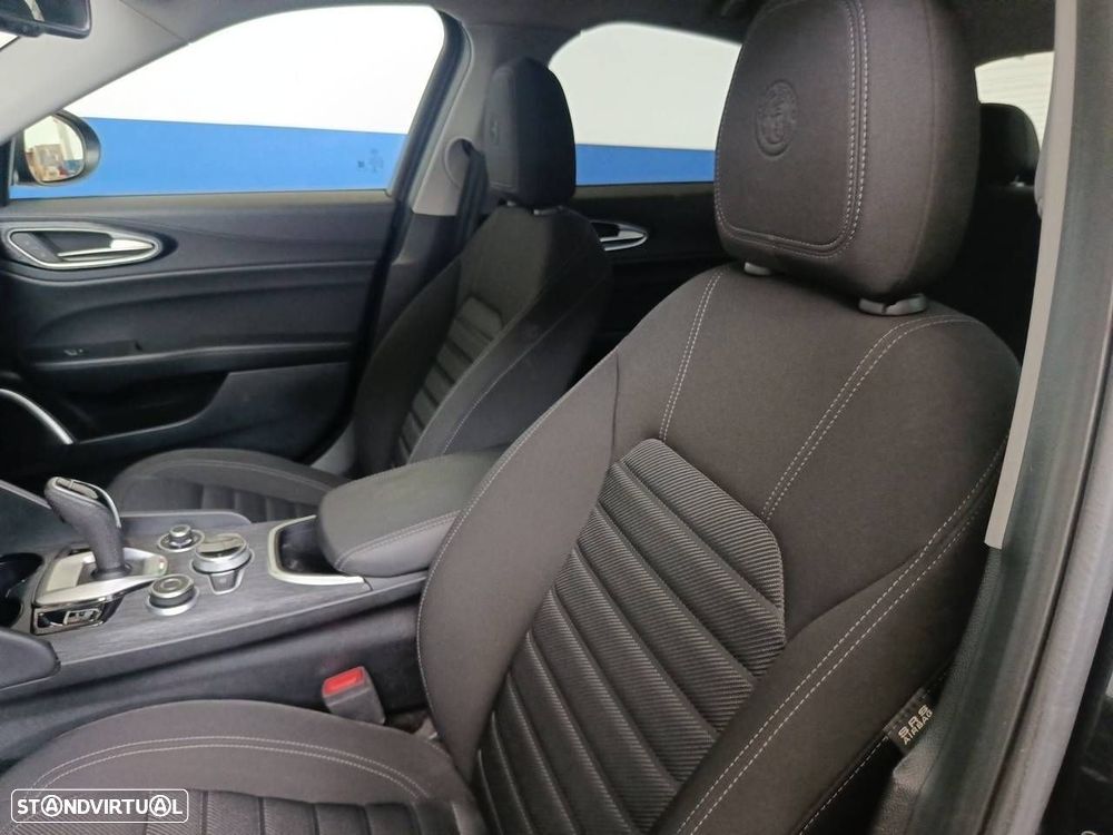 Alfa Romeo Giulia 2.2 D Super AT8 - 9