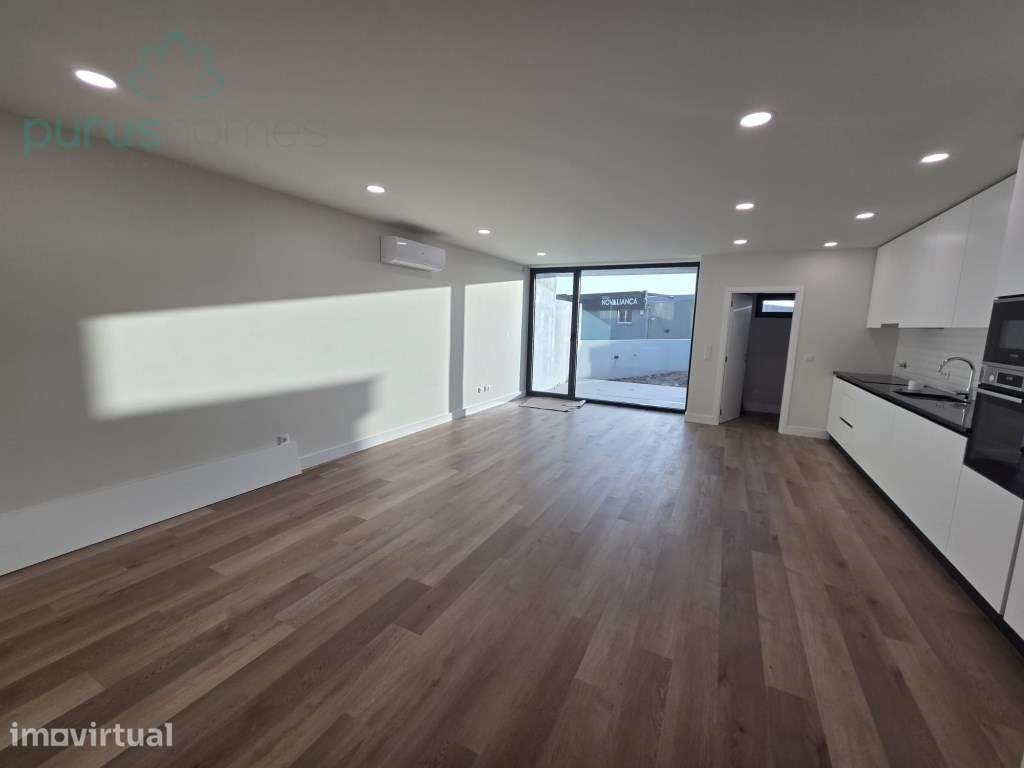 Moradia T4 Geminada Aradas - Aveiro - Grande imagem: 4/22