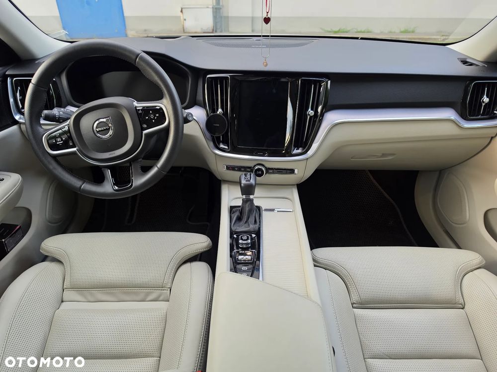 Volvo V60 D4 Momentum - 15