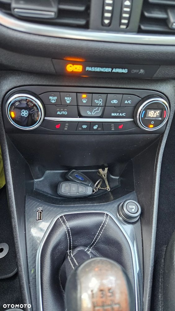 Ford Fiesta 1.0 EcoBoost STart-Stop ST-LINE - 23