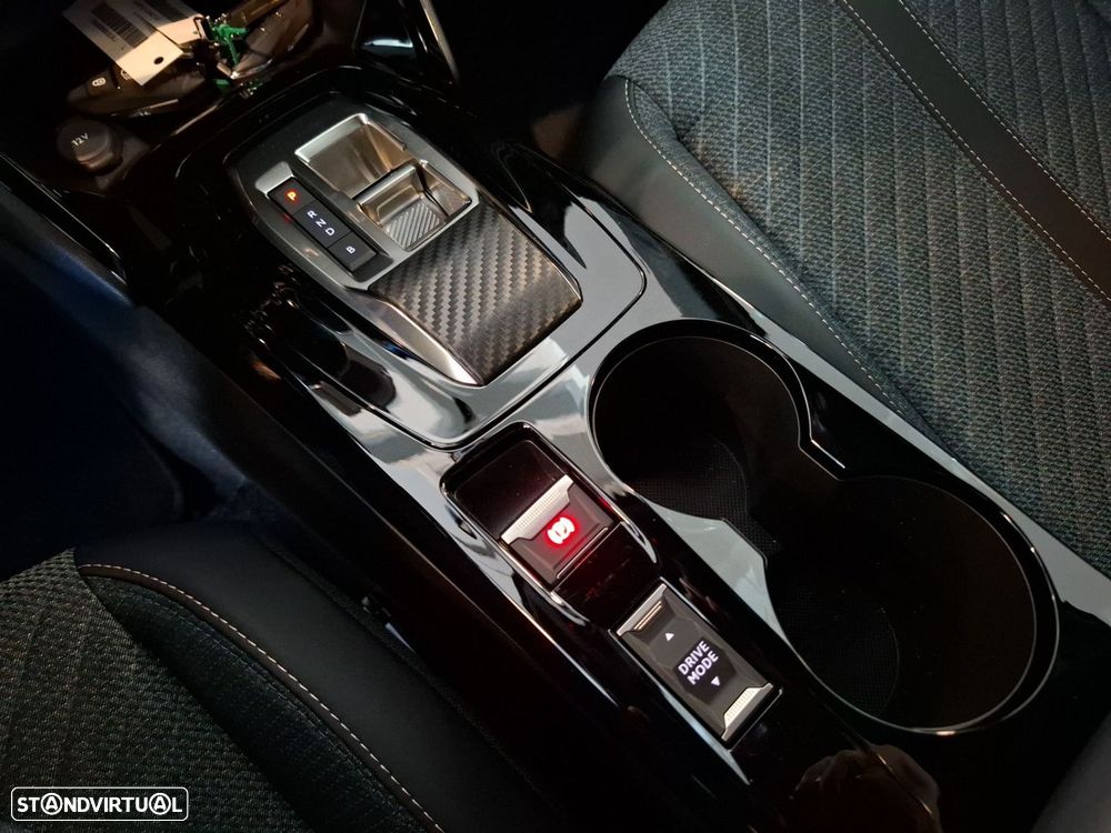 Peugeot e-2008 54 kWh Allure - 8
