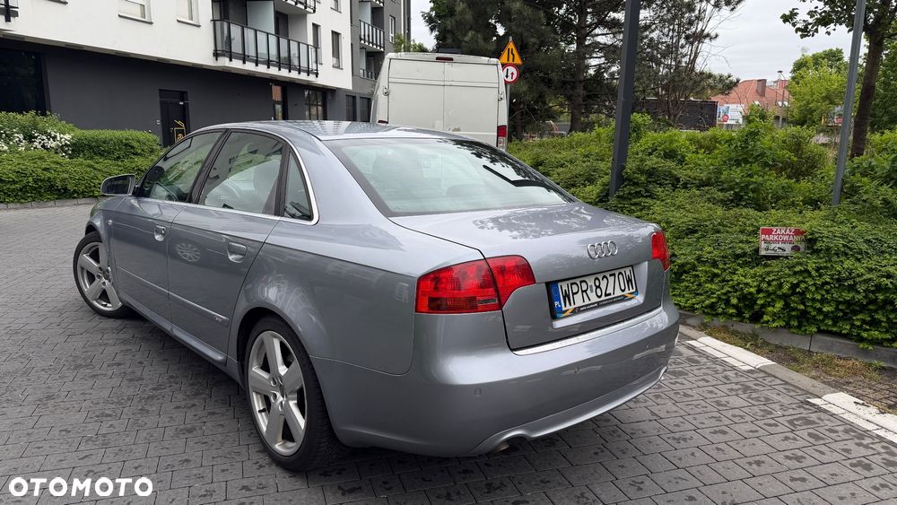 Audi A4 Limousine - 5
