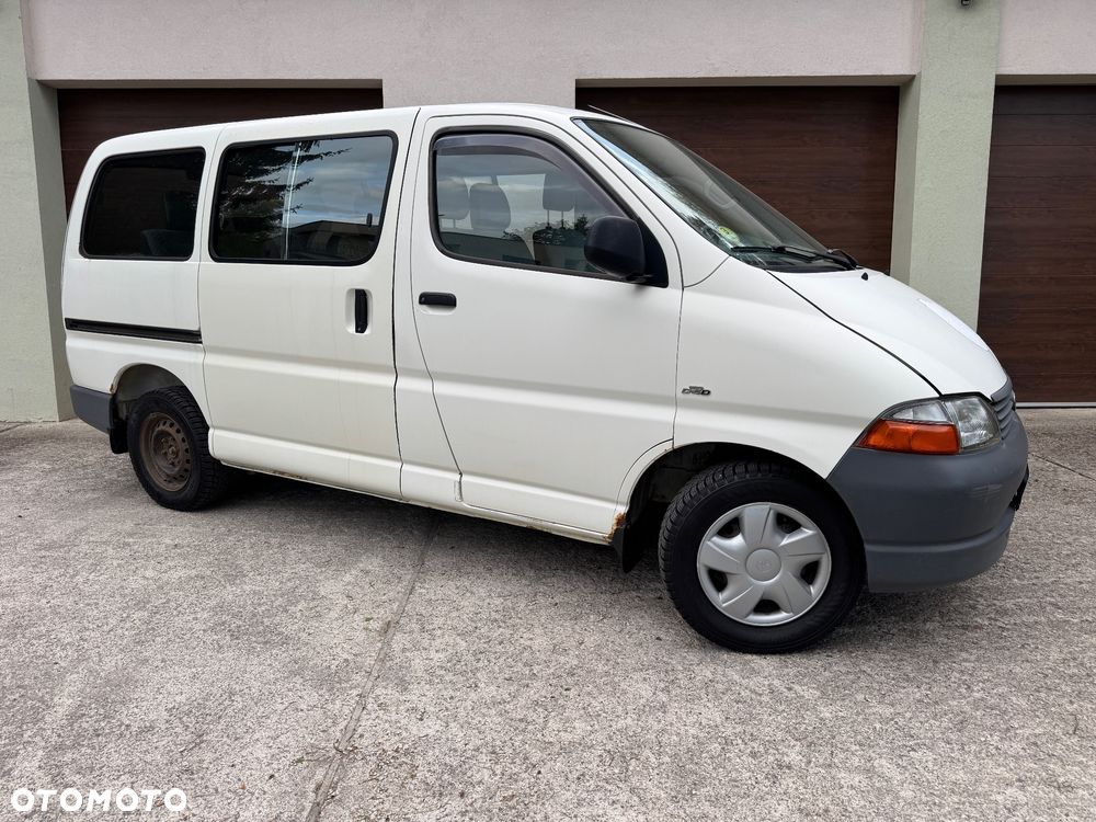 Toyota Hiace Standard - 2