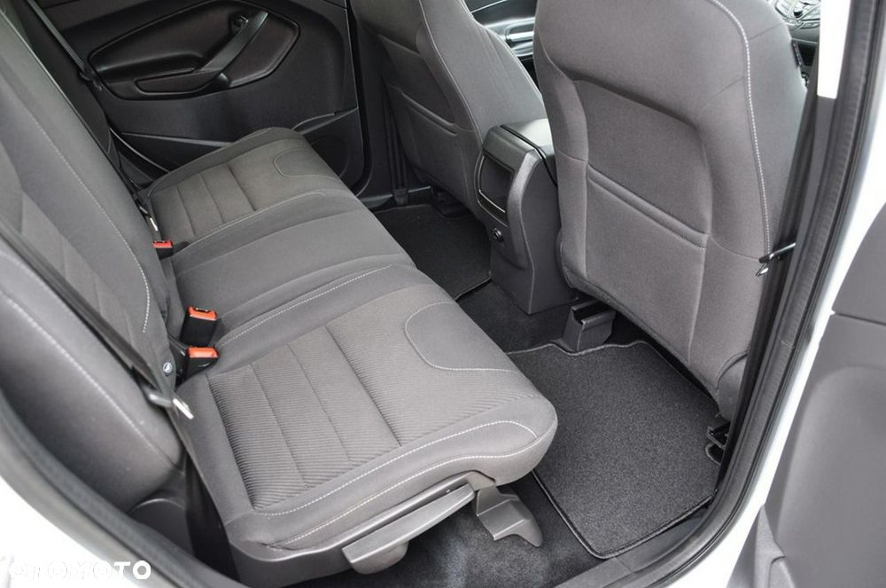 Ford Kuga - 28