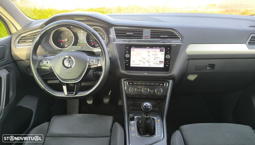 VW Tiguan 2.0 TDI R-Line - 17