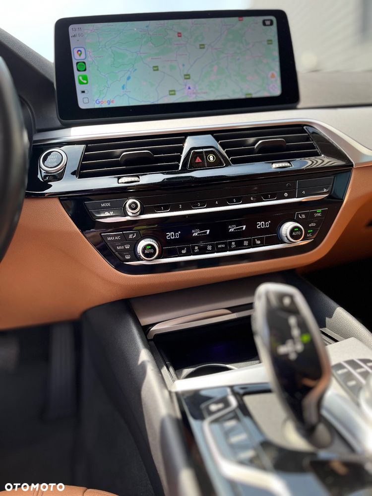 BMW Seria 5 520d xDrive - 12