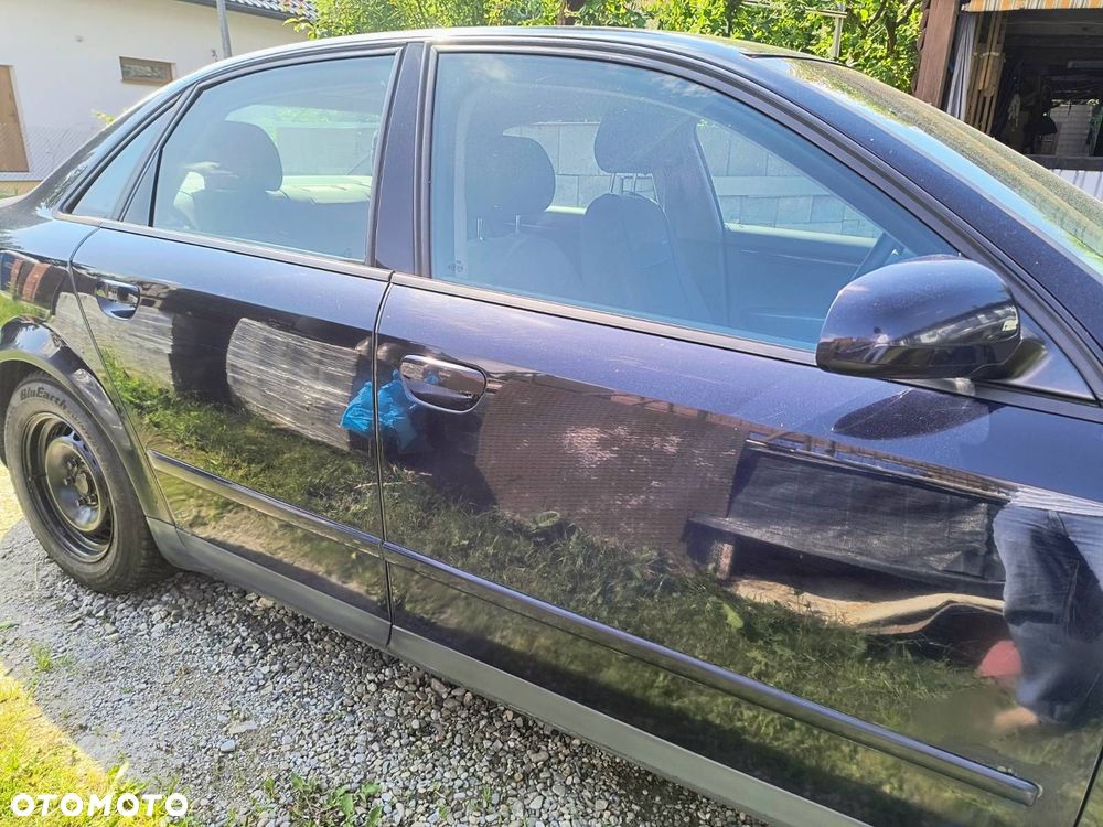Audi A4 Limousine - 8