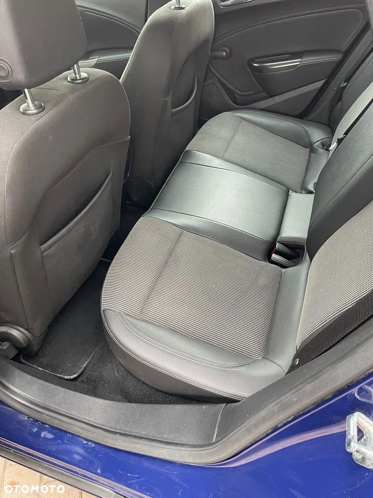 Opel Astra 2.0 CDTI Cosmo - 21
