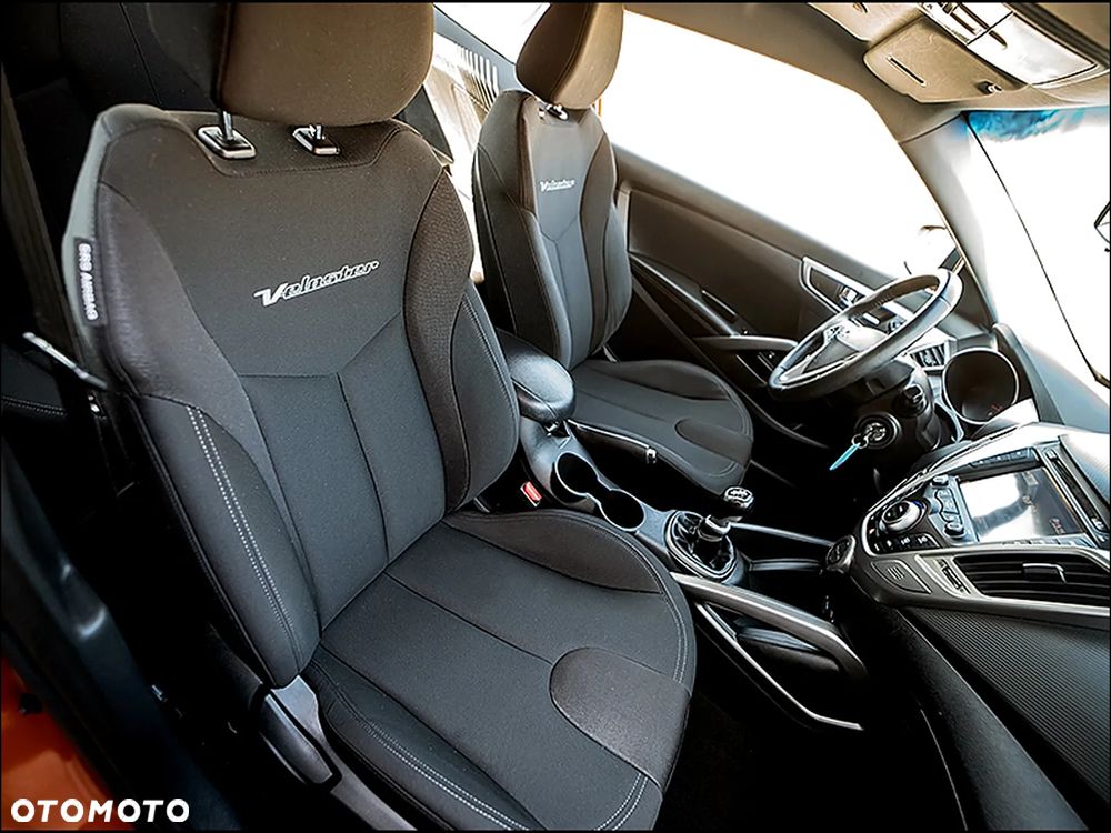 Hyundai Veloster - 35