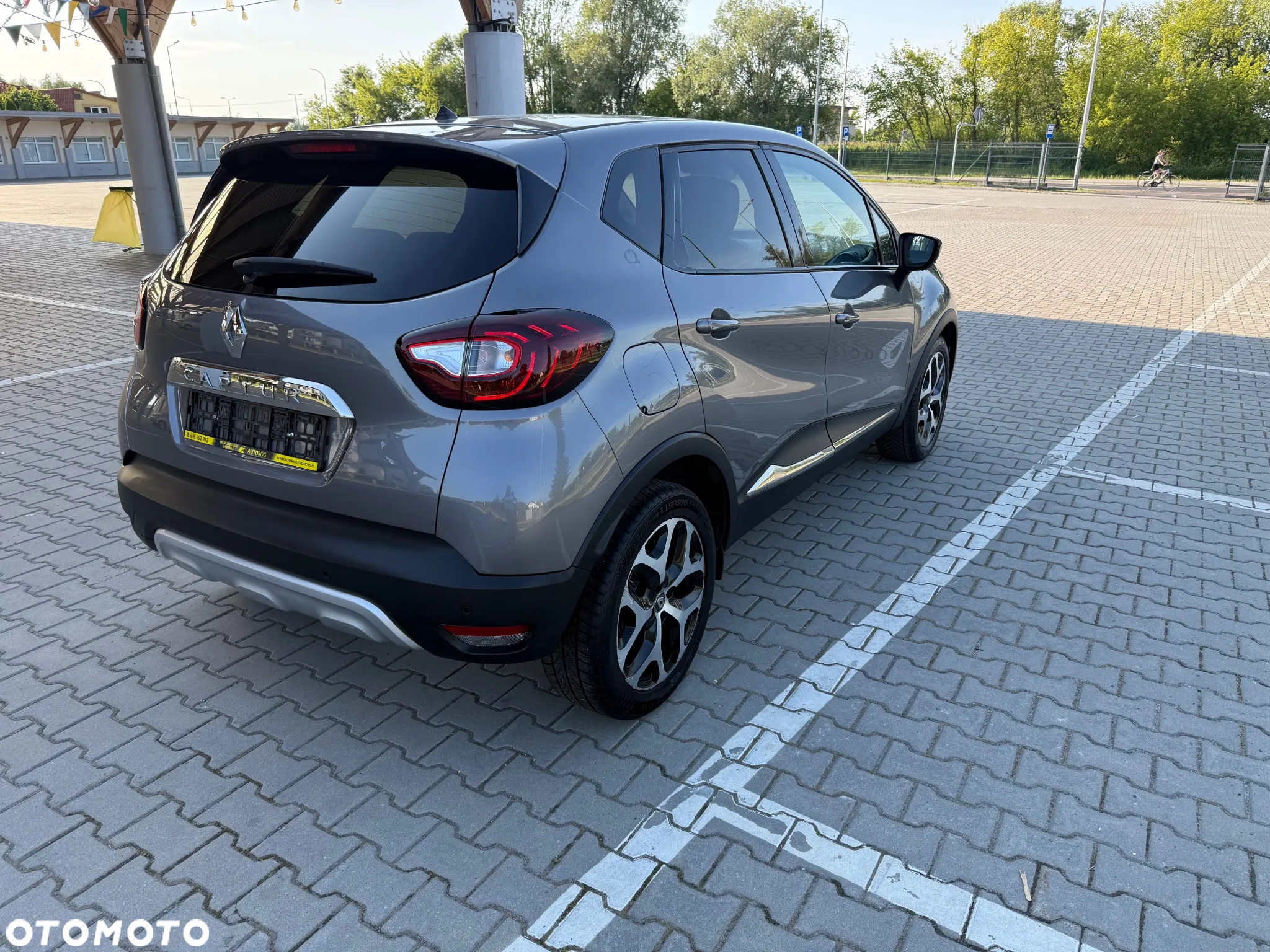 Renault Captur 1.5 dCi Zen EDC - 4
