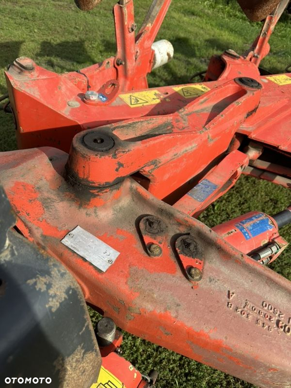 Kuhn pług 6 skibowy obrotowy Kuhn 5 + 1 vari master 182 - 11