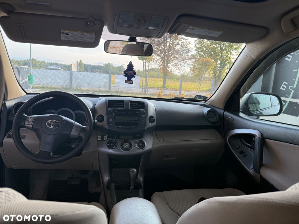 Toyota RAV4 - 9