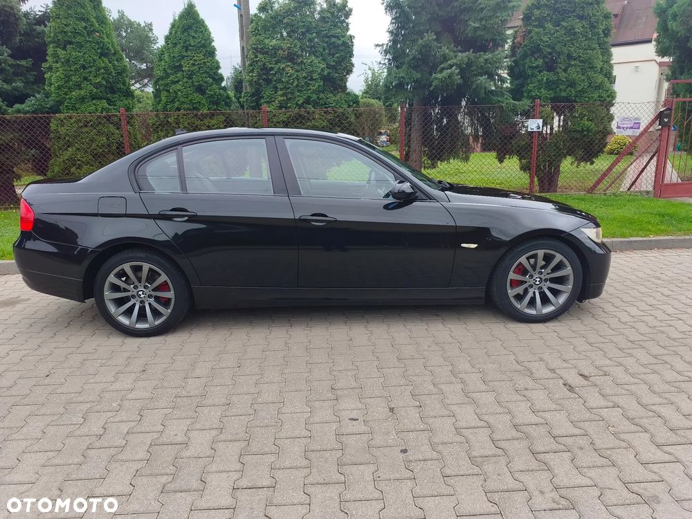 BMW Seria 3 2005 photo 2