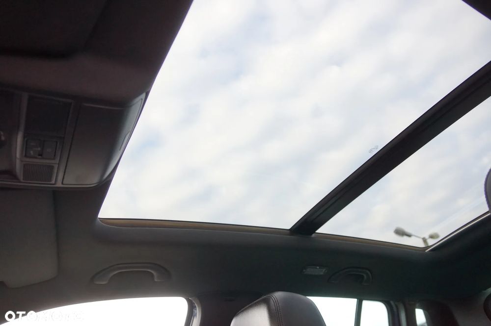 Volkswagen Tiguan 2.0 TDI 4Mot R-Style - 23