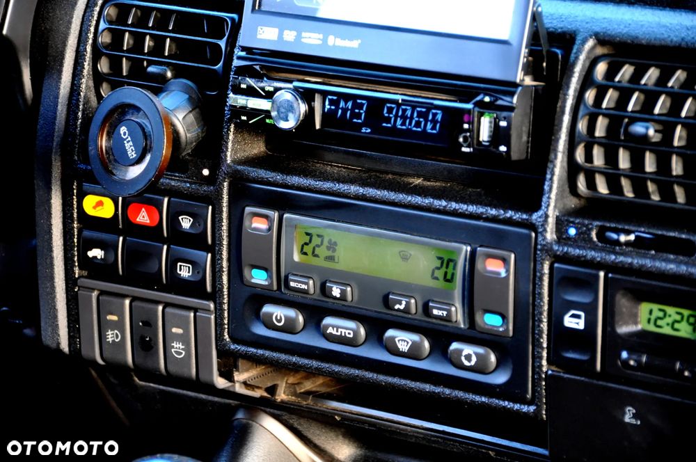 Land Rover Discovery - 25