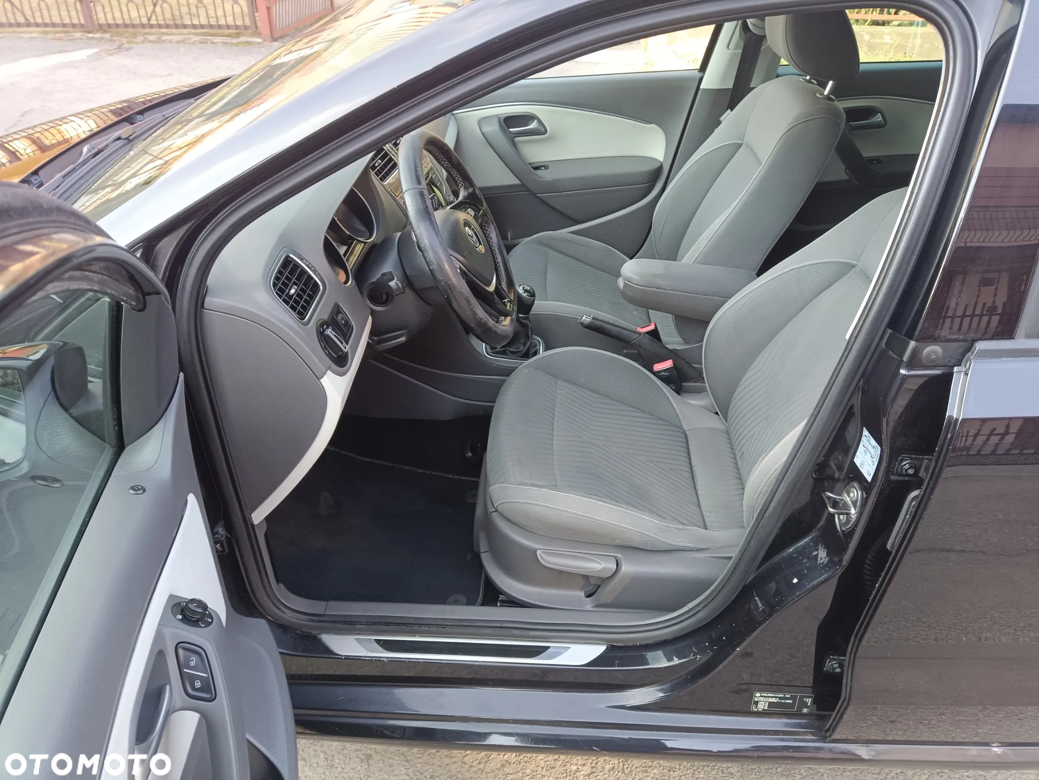 Volkswagen Polo 1.4 TDI (Blue Motion Technology) SOUND - 10