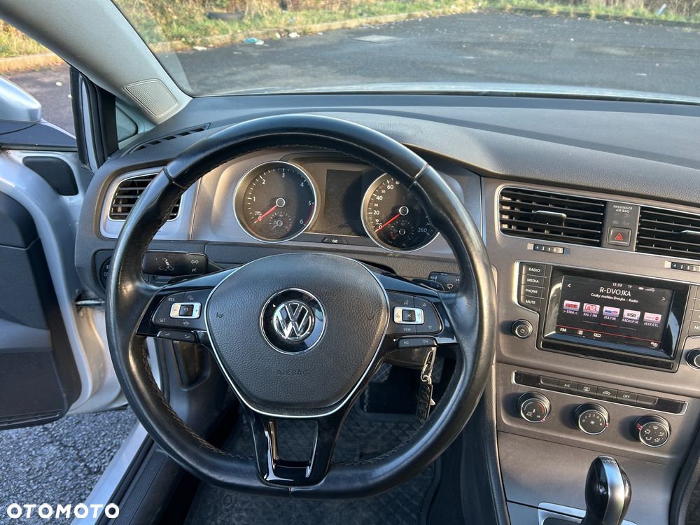 Volkswagen Golf - 20