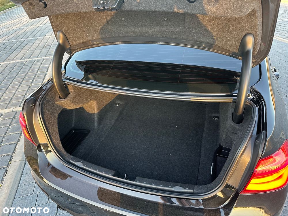 BMW Seria 3 320i - 25