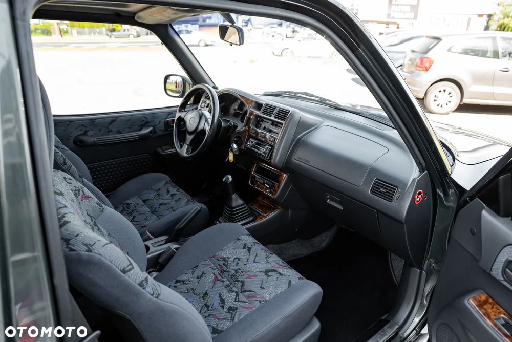 Toyota RAV4 2.0 Special - 16