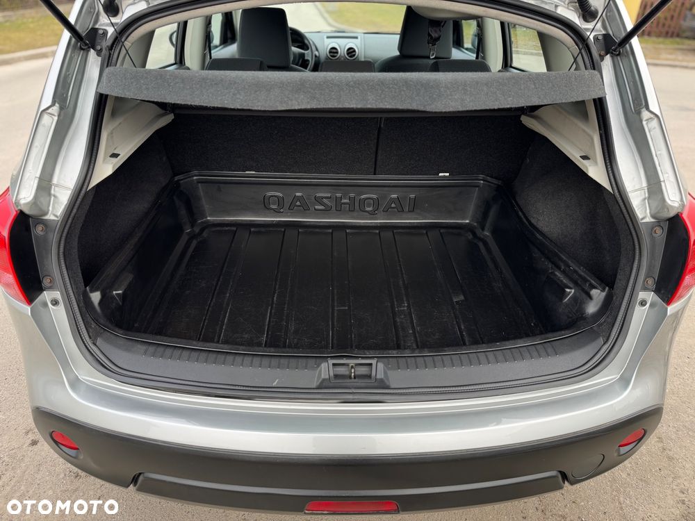 Nissan Qashqai 2.0 4x4 visia - 16