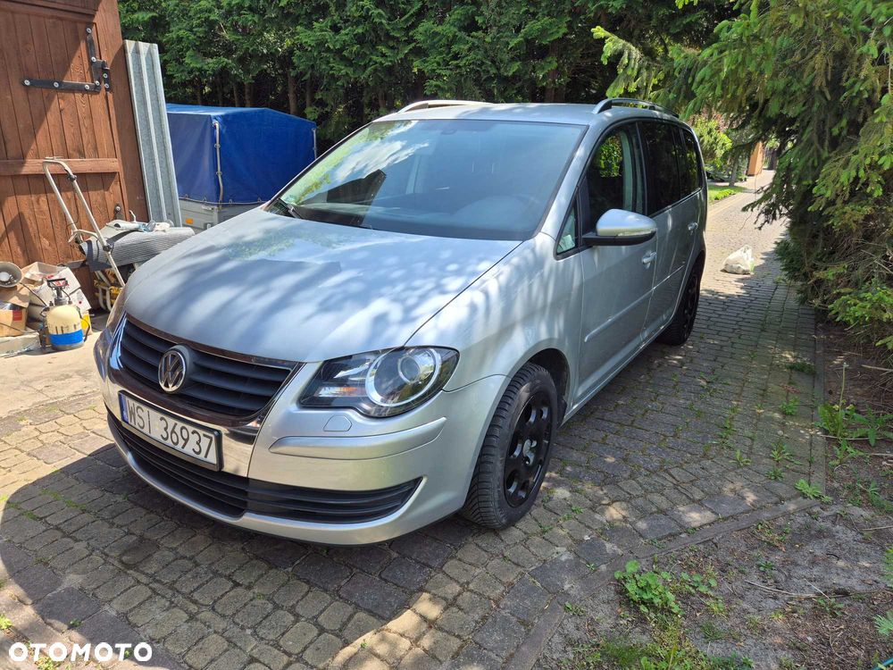 Volkswagen Touran - 1