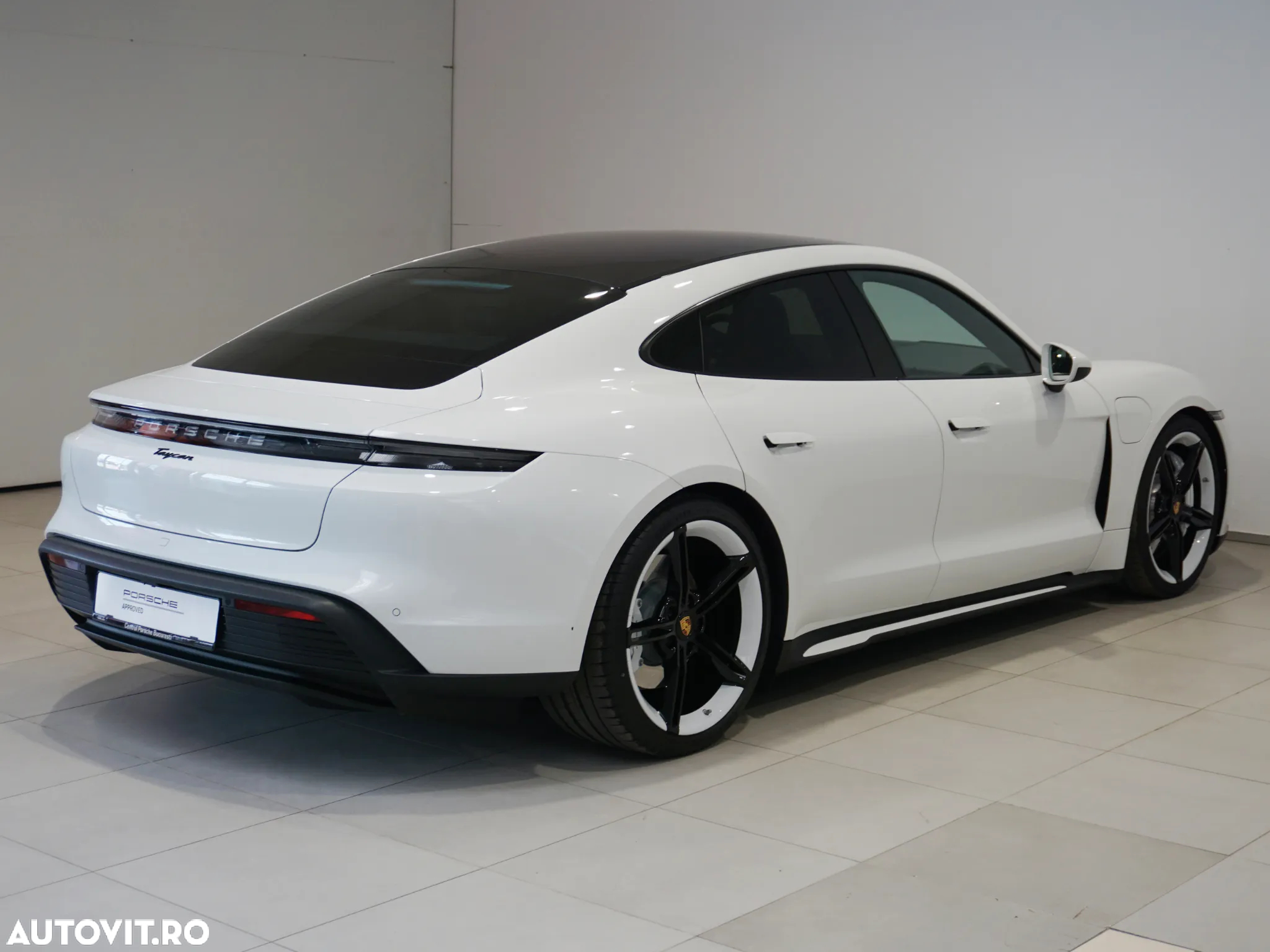 Porsche Taycan - 4