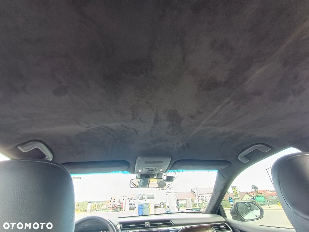 Toyota Camry 2.5 Hybrid Comfort CVT - 21