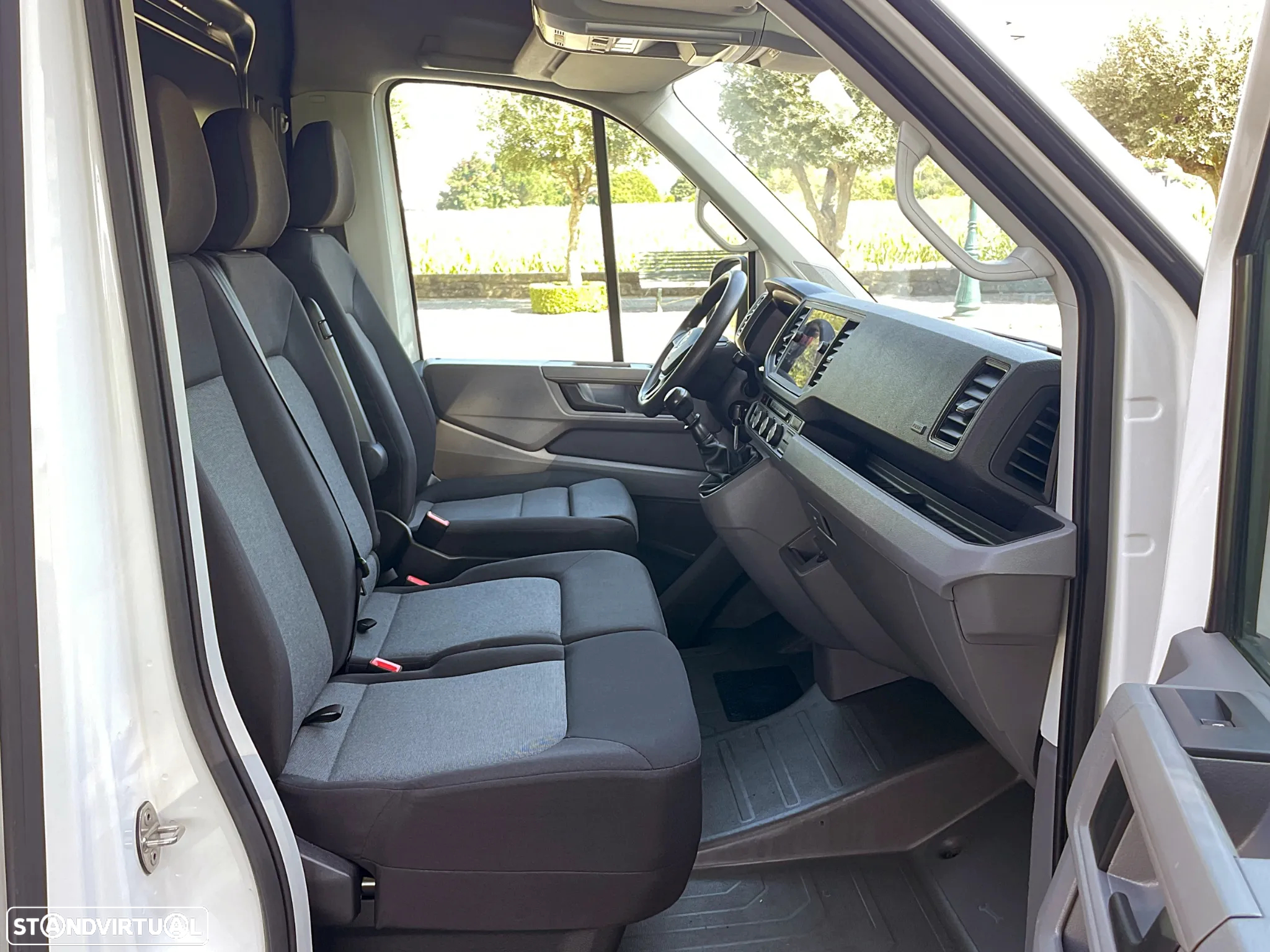 VW Crafter 2.0 TDI L3H3 IVA Dedutível - 17