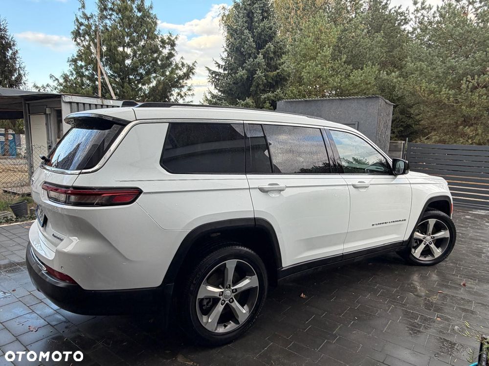 Jeep Grand Cherokee - 24