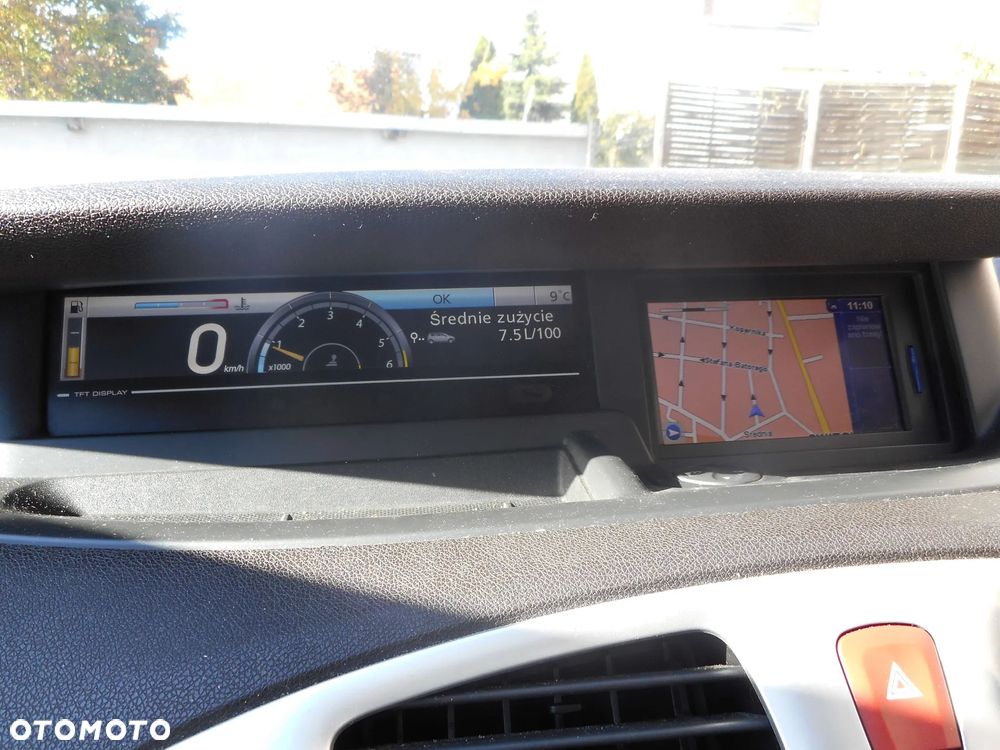 Renault Grand Scenic - 9