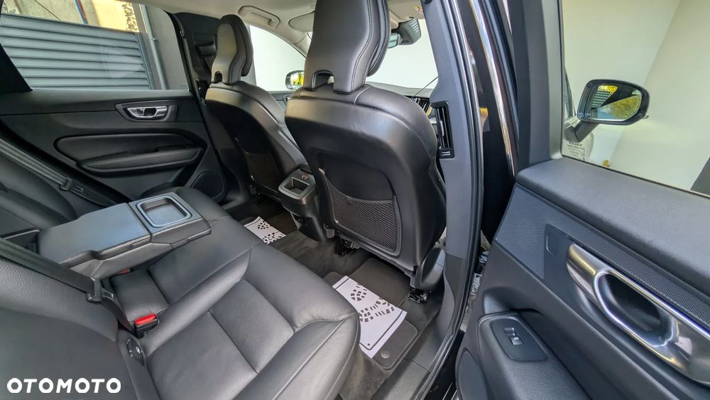 Volvo XC 60 B4 D Geartronic Momentum Pro - 21
