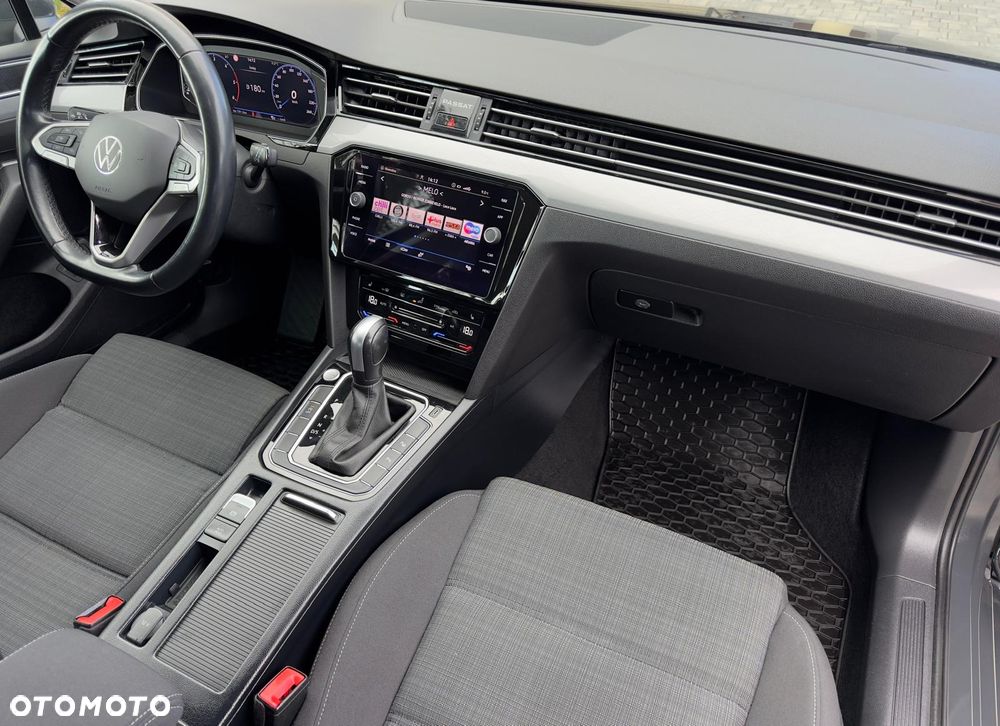 Volkswagen Passat Variant 2.0 TDI EVO Business DSG - 17