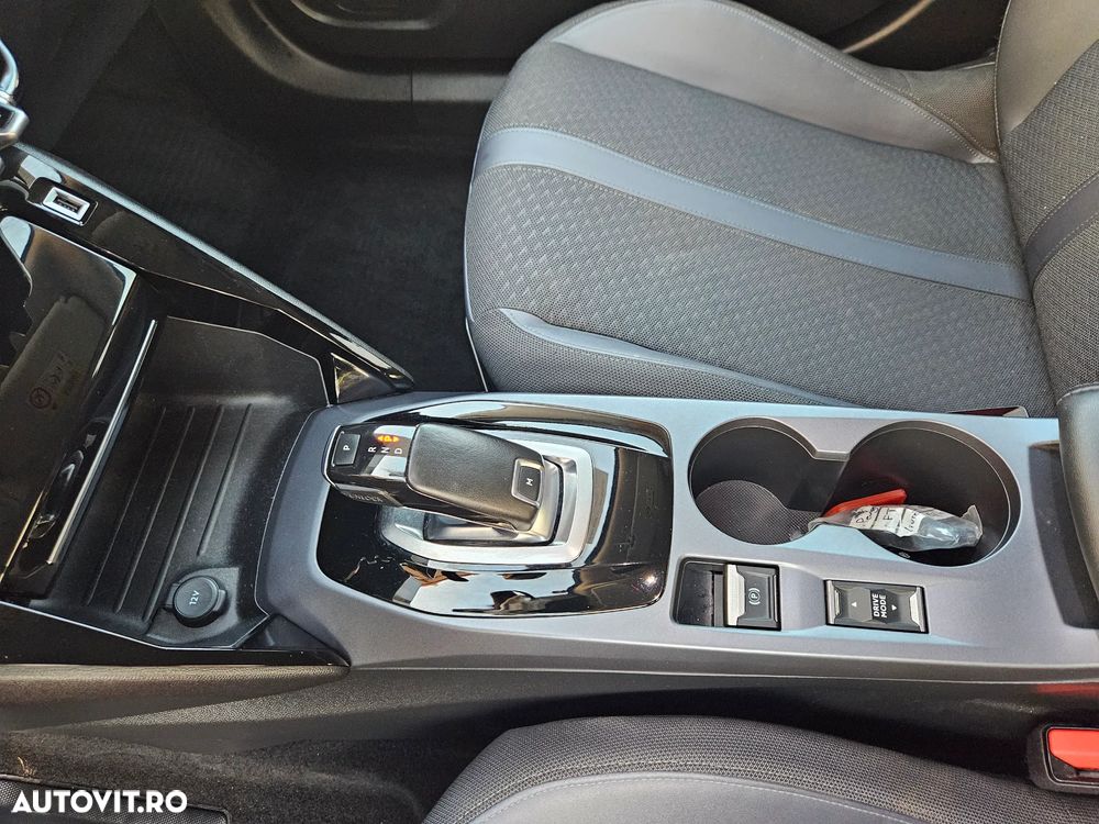 Peugeot 2008 1.5 BlueHDI EAT8 STT Allure Pack - 29