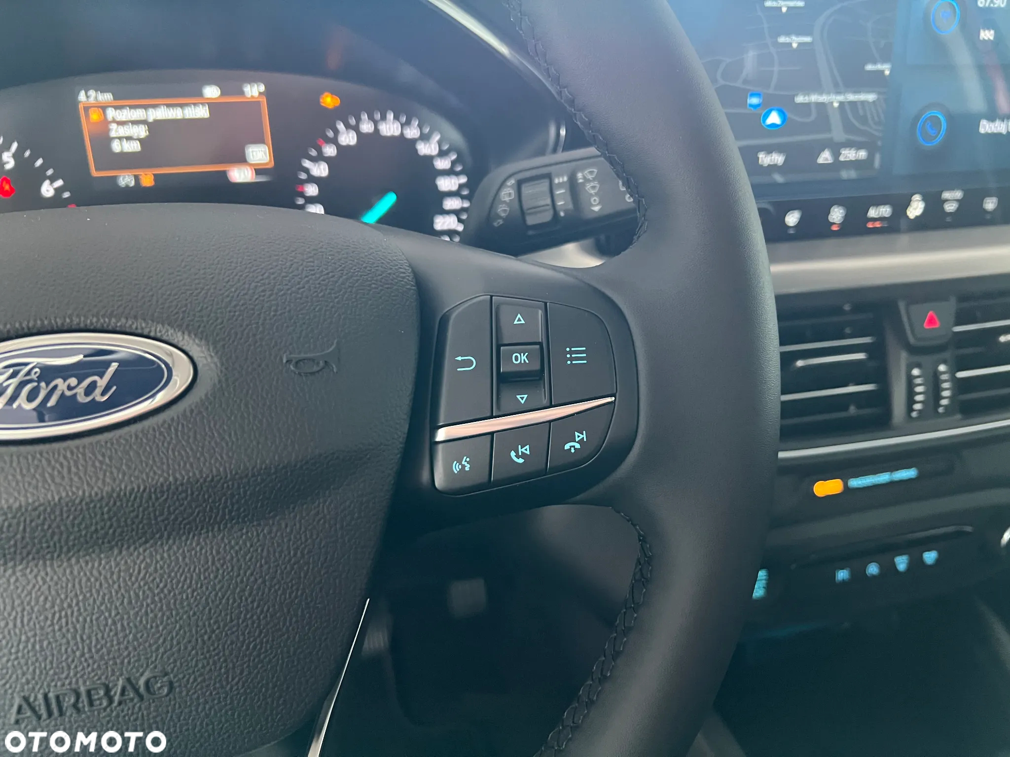 Ford Focus 1.0 EcoBoost Titanium Style - 26