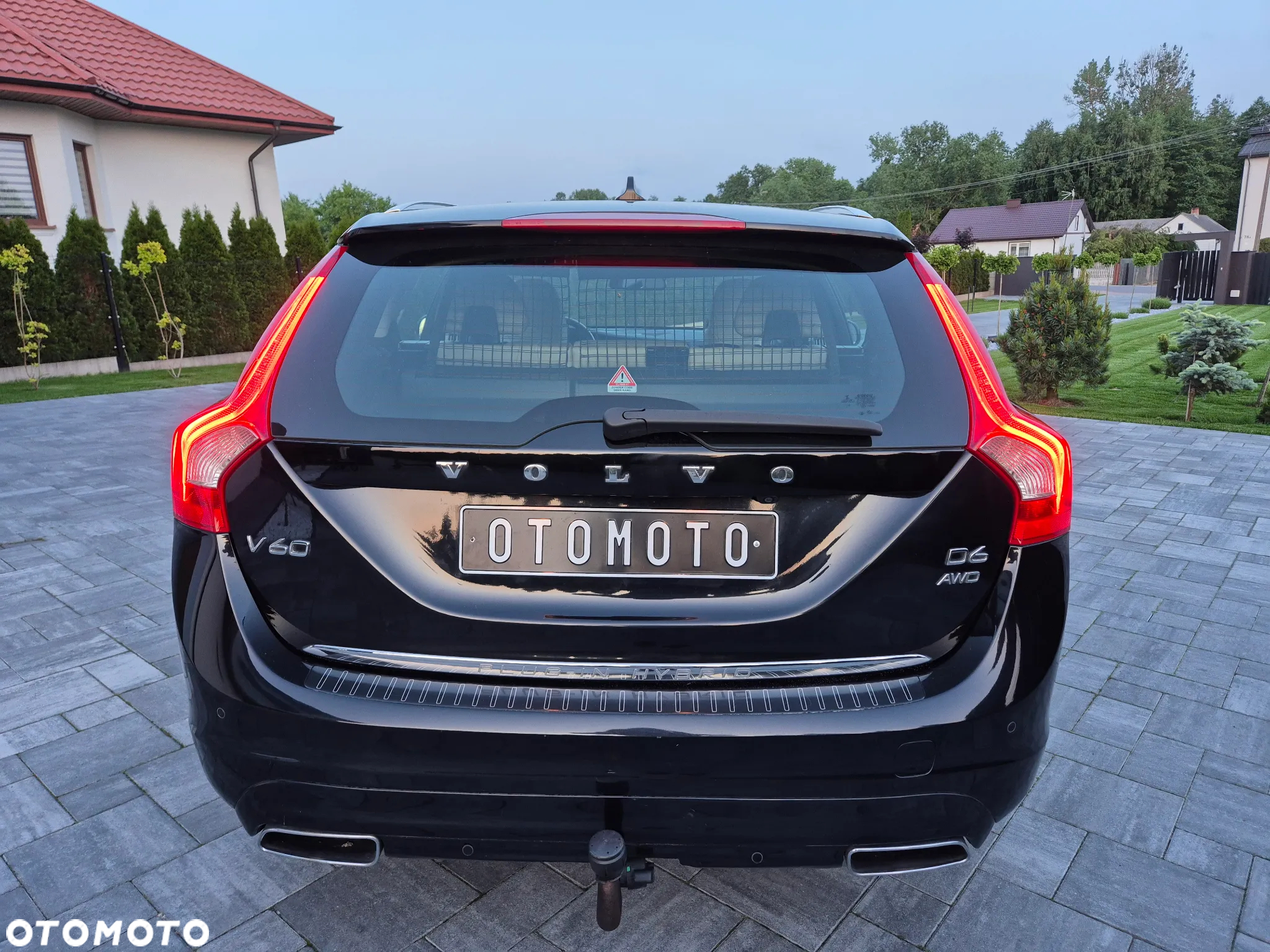 Volvo V60 D6 Plug-In-Hybrid AWD Geartronic Summum - 9