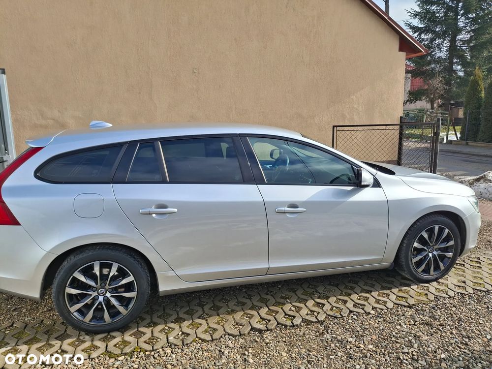 Volvo V60 D3 Geartronic Momentum - 2