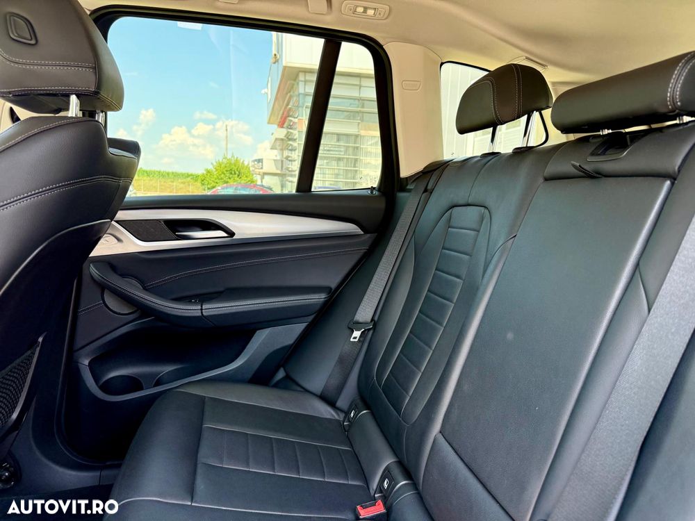 BMW X3 xDrive30i AT Luxury Line - 24