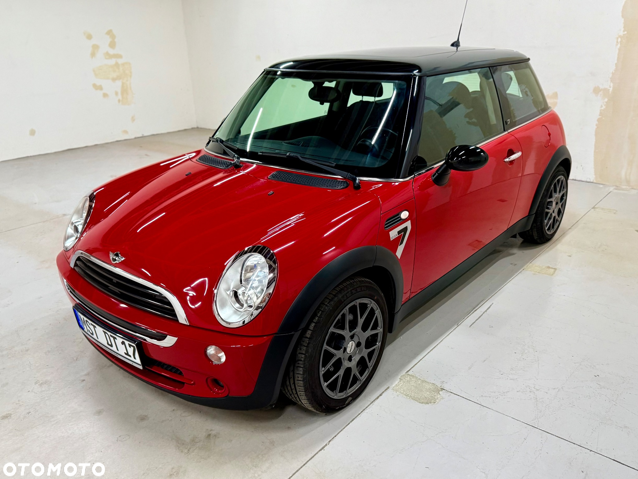 MINI ONE Seven - 3
