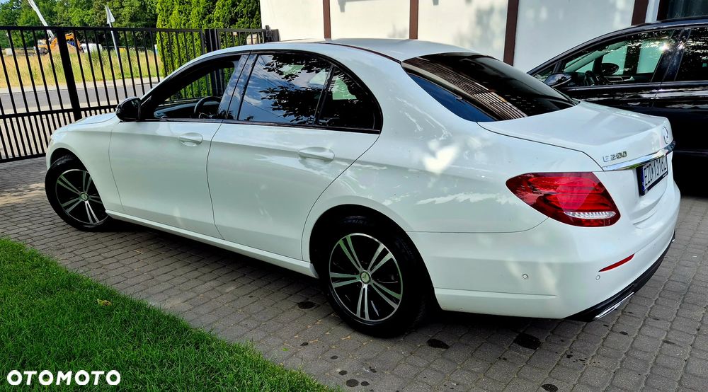 Mercedes-Benz Klasa E - 23