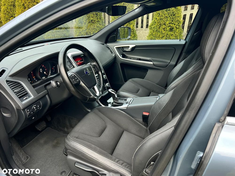 Volvo XC 60 D3 Geartronic Momentum - 17