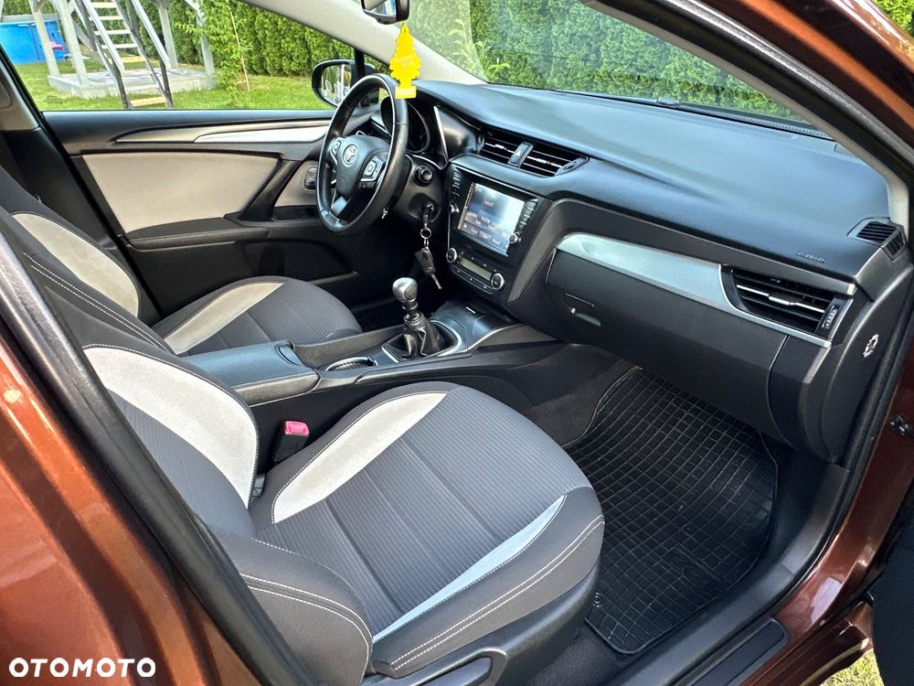 Toyota Avensis Touring Sports 1.6 D-4D Business Edition - 24