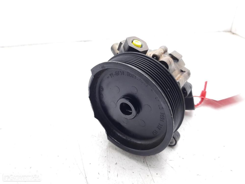 BOMBA DIREÇÃO MERCEDES-BENZ CLASE - 1