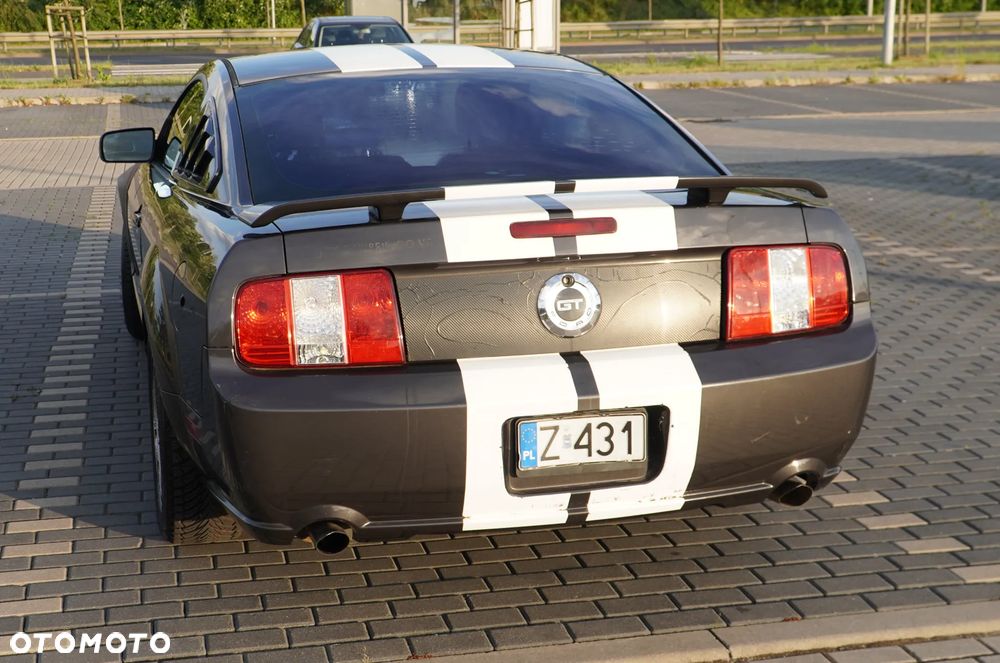 Ford Mustang - 8