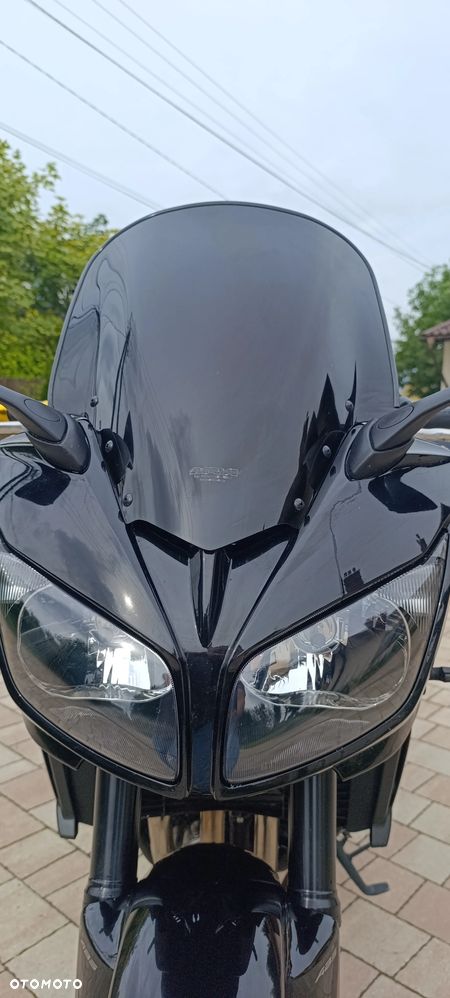 Yamaha FZ - 16