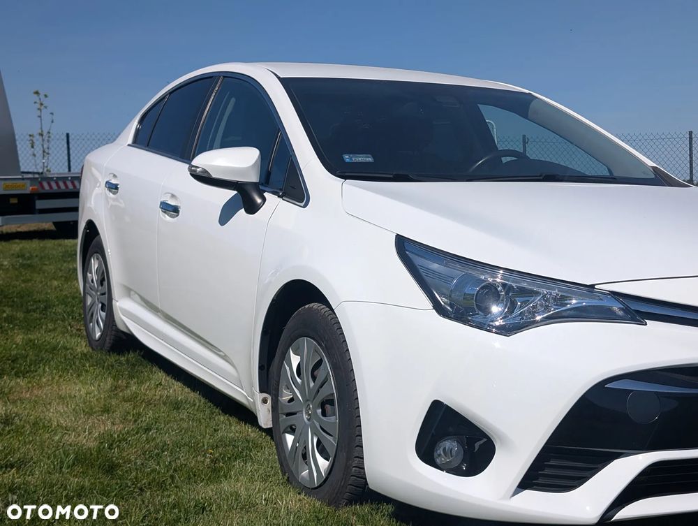 Toyota Avensis 1.8 Premium - 3