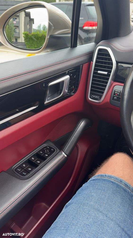 Porsche Cayenne - 9